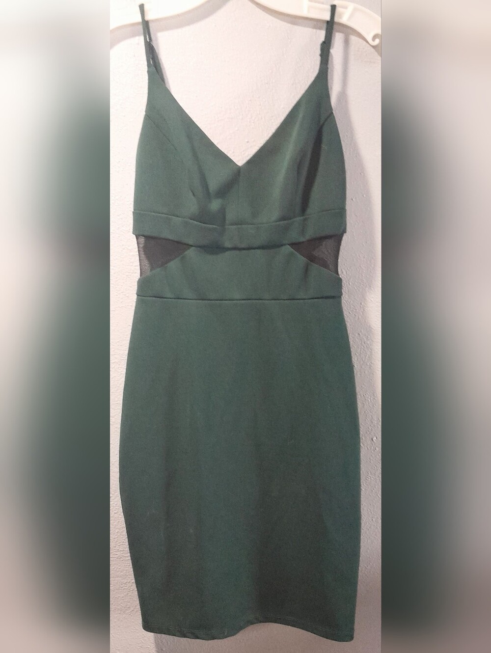 Sleeveless Green Cutout Women’s Dress 1/2